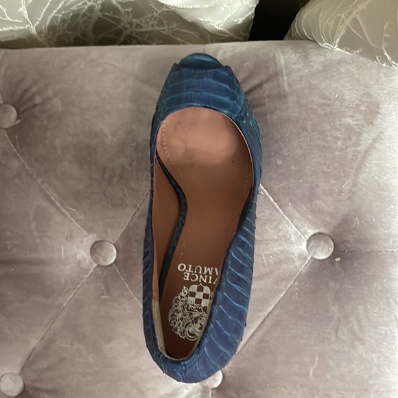 Vince Camuto platform (1/2 in) heels (4 in) slightly worn  size 6/36 Exc. cond. - Picture 6 of 9